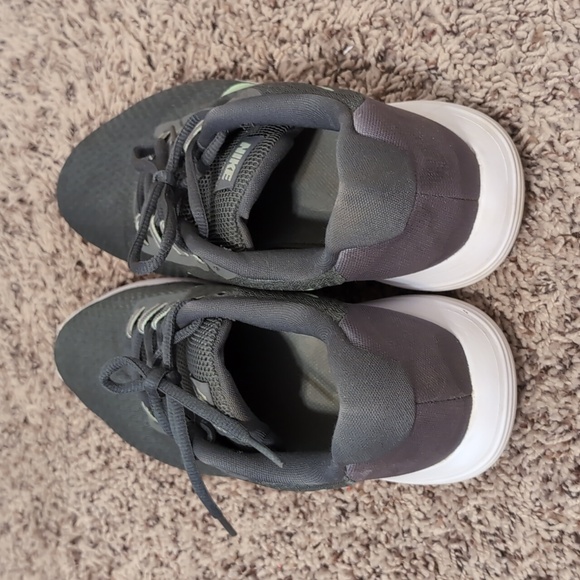 Women's Nike shoes - Picture 3 of 4